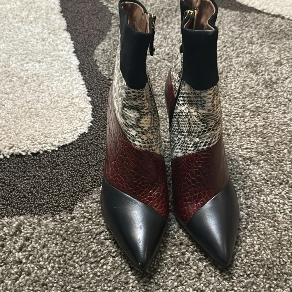BCBG Python boots - Picture 1 of 6